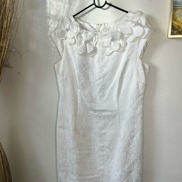 (EUC) SD Collection White Sleeveless Floral White Dress (Size: 12) - Picture 1 of 5
